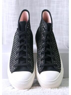 New! | Size: 9 Women | Chuck Taylor All Star Lift Platform Crochet High Top